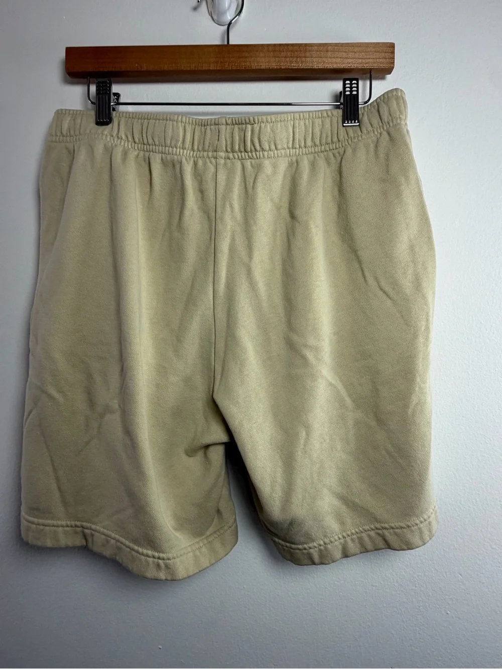 The North Face Box NSE Fleece Shorts Men’s Small Beige Khaki Drawstring Logo